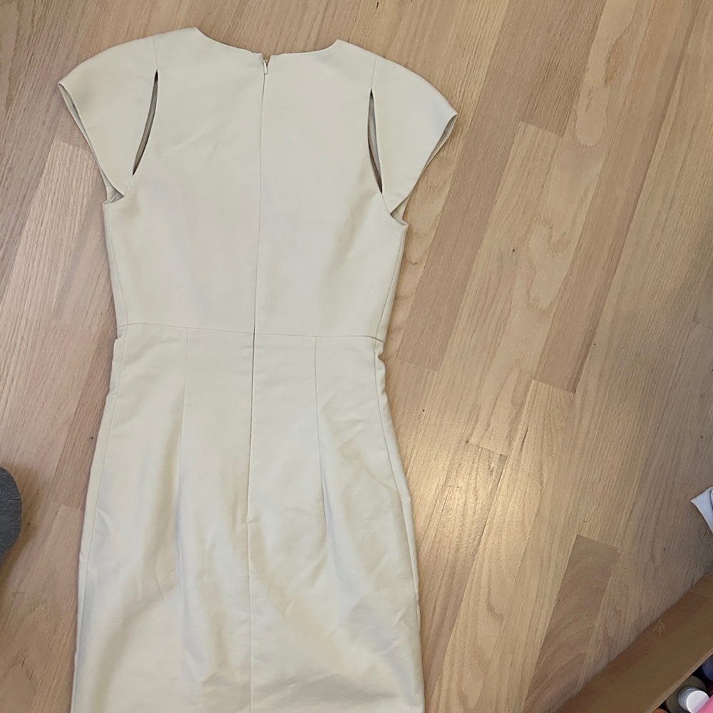 Black Halo Cream Cap Sleeve Midi Dress - Picture 6 of 7
